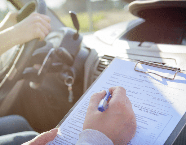 Aide de l’État : Apprentis, financer votre permis de conduire